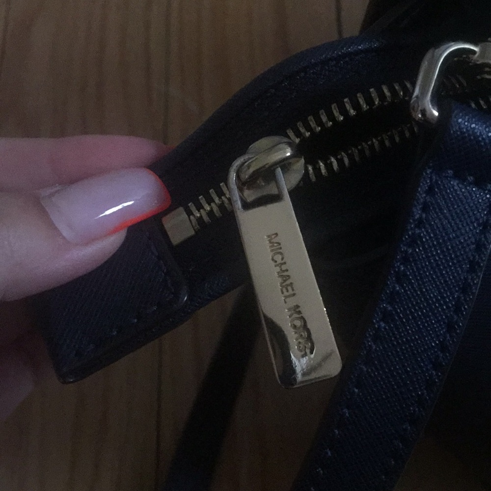 Michael Kors Bag - Picture 3 of 7